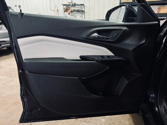2025 Chevrolet Trax FWD LT