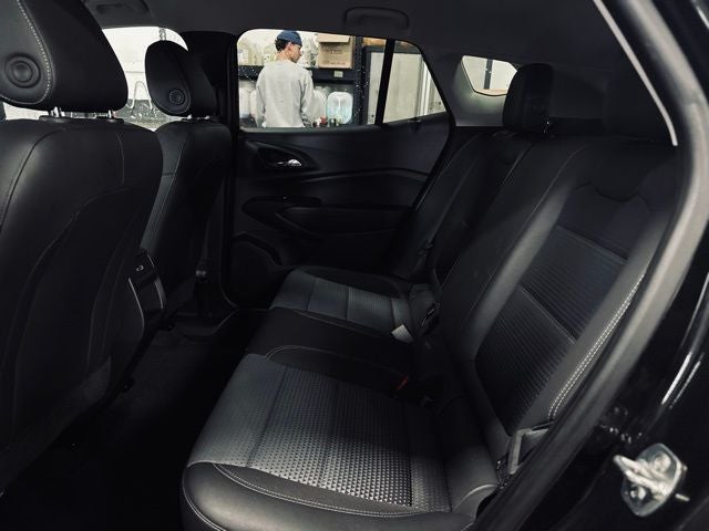 2025 Chevrolet Trax FWD LT