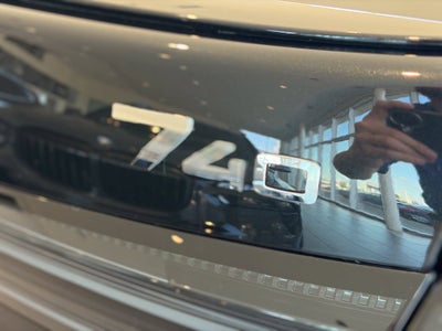 2027 BMW 7 Series 740i xDrive